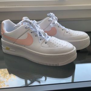 Air Force Ones, Sage Low